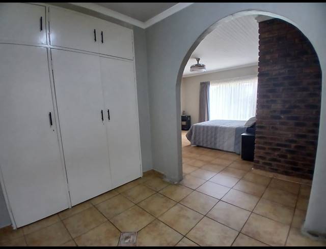 4 BEDROOM FREESTANDING FOR SALE IN SUNAIR PARK